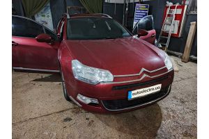 Citroen C5 - встановлення штатної магнітоли та камери заднього виду