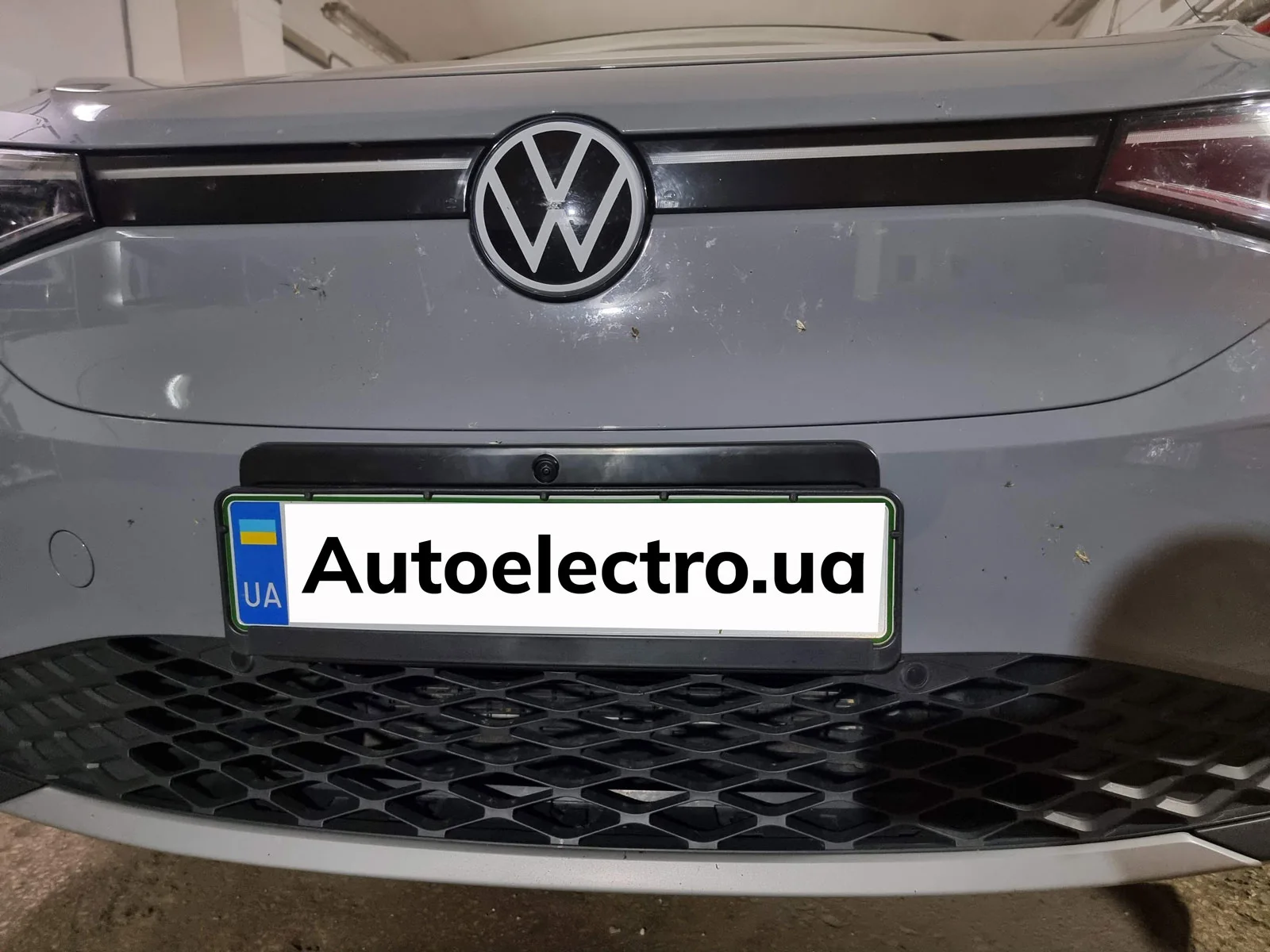 встановили камеру переднього виду на VW id4