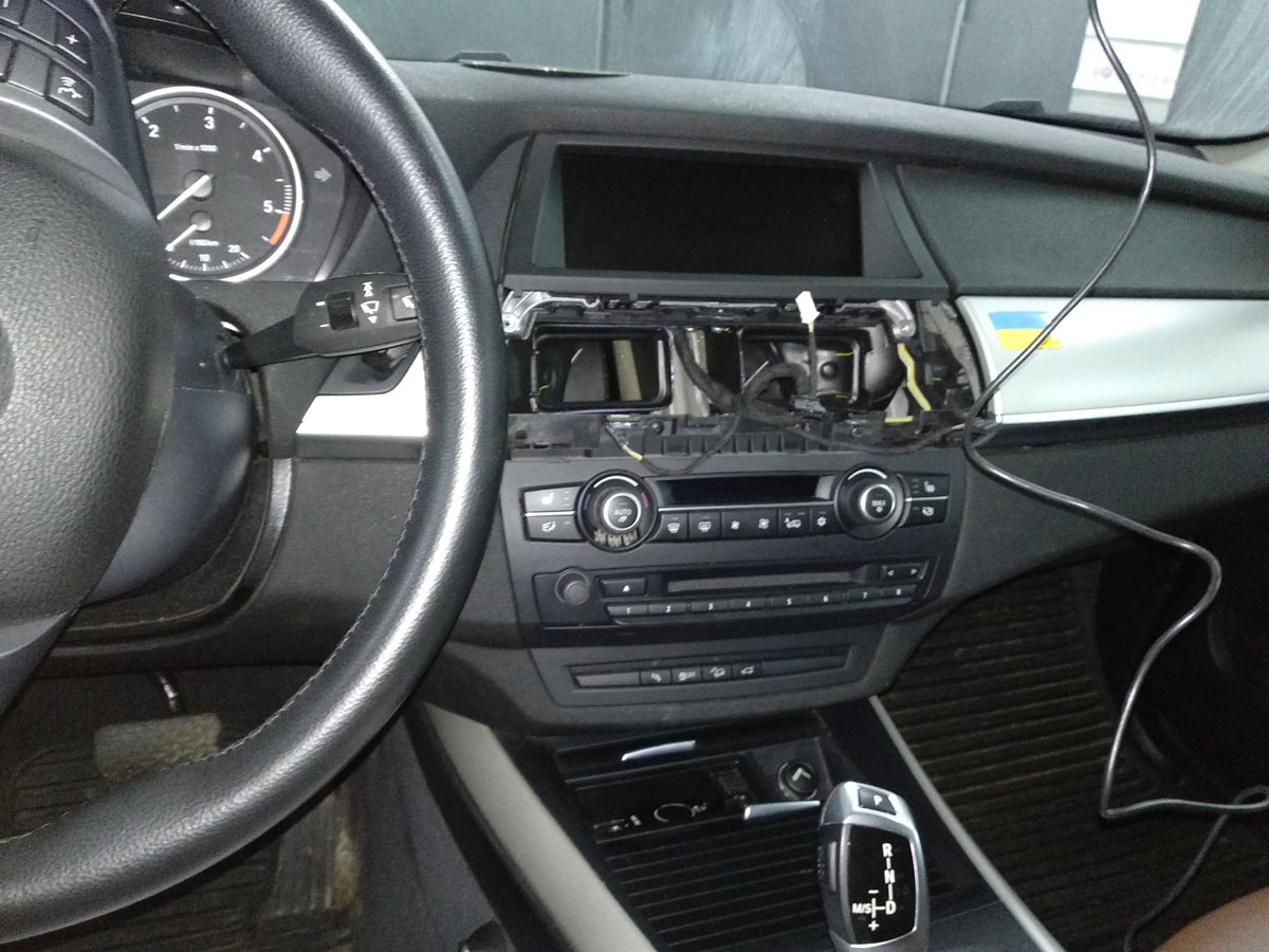 Установка штатной магнитолы Android на BMW X5 E70