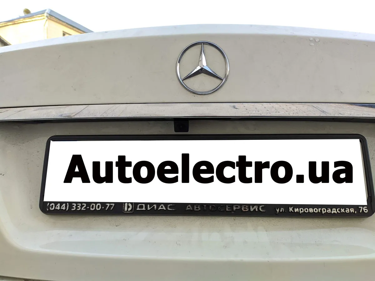 Установка камеры заднего и переднего вида на Mercedes С