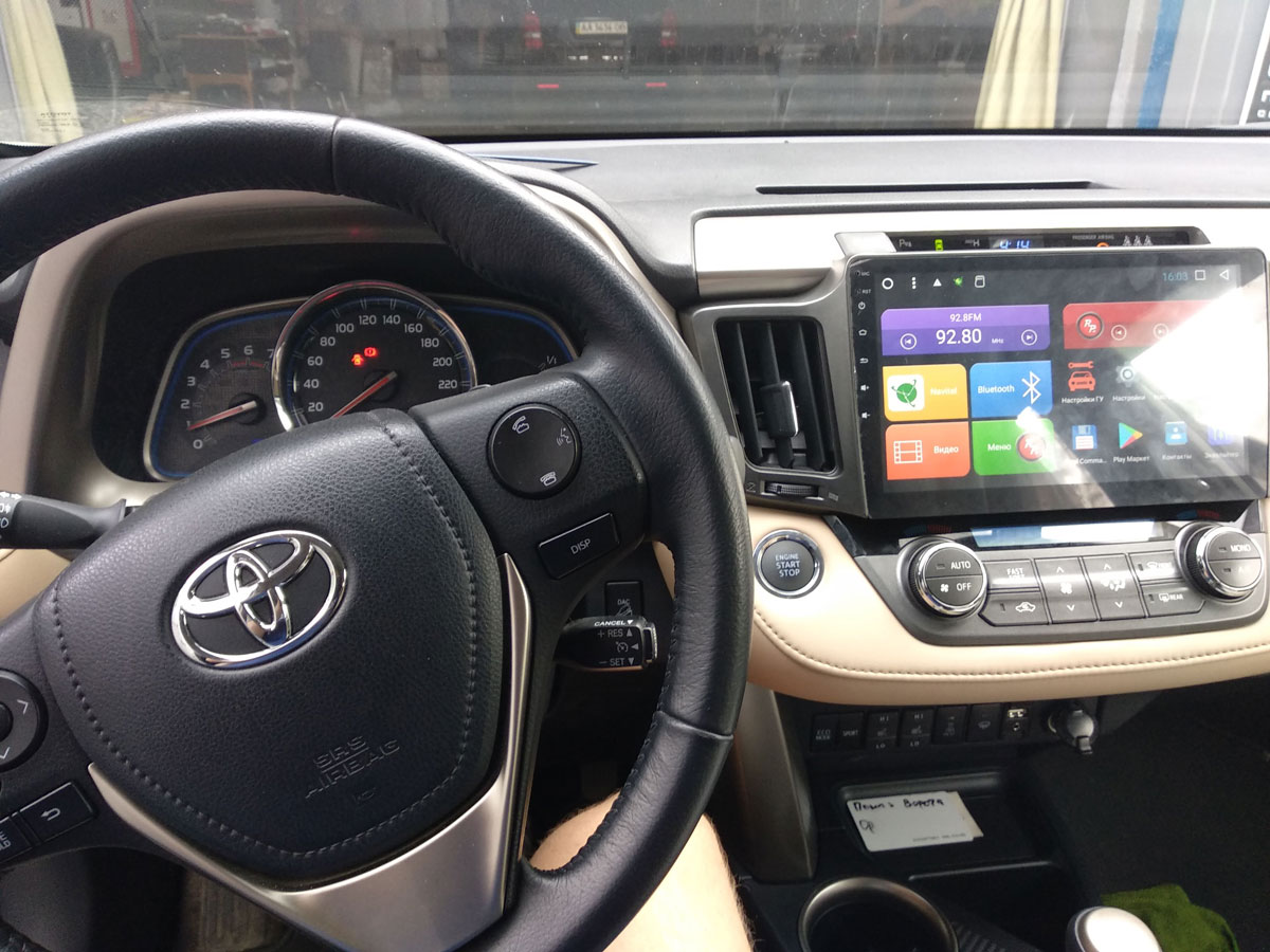 Установка штатной магнитолы на Toyota RAV4